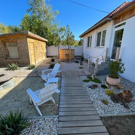 Aloha Apartman Rakamaz Exterior photo